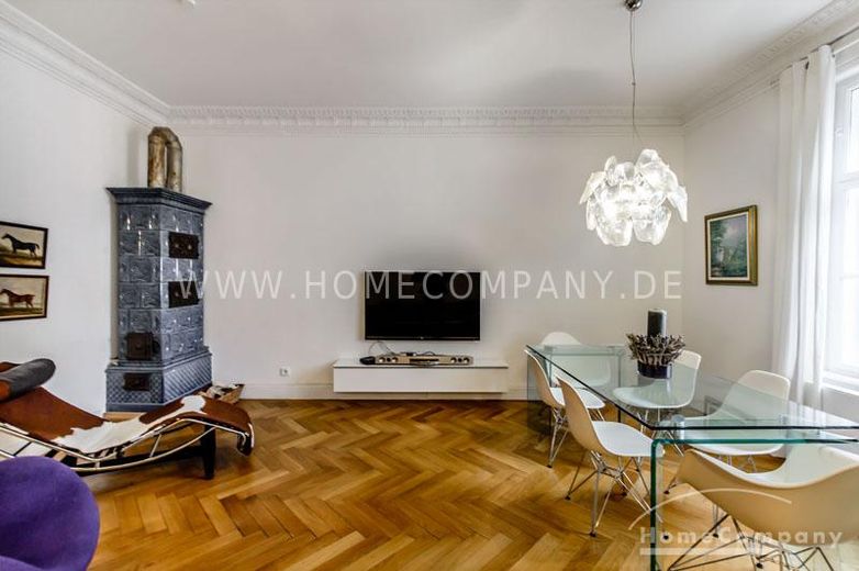 Schöne, hochwertige möblierte 4-Zimmer-Altbauwohnung mit Balkon in Schwabing – 16734c9576ed6002f75349fe36e16c48c2565131.jpg