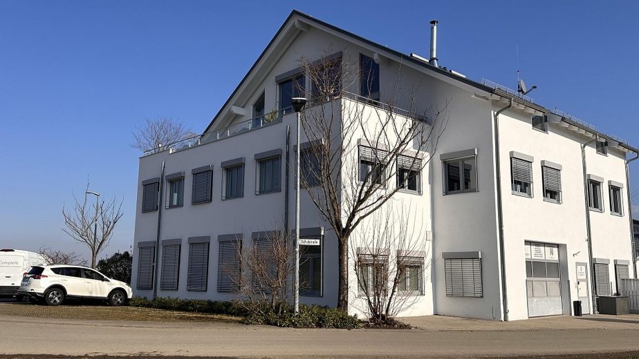 Leinfelden - Small Unit Partly Furnished - 120 m2 to 240m2 Office / great location – Photo 1