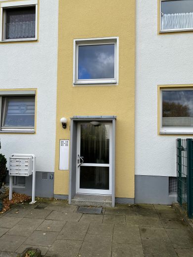 1 oder 2 Wohnungen im 2. OG  in ruhiger Lage Wolfenbüttels zur Eigennutzung oder Vermietung – Hauseingang