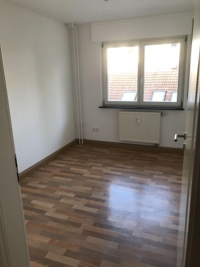 2,5 ZKB - mit EBK u. Balkon in Einbahnstraße in östlicher Südstadt – Arbeitszimemr/ ca 9qm