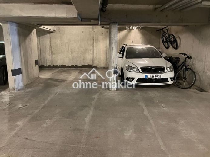 Aussen- und Tiefgaragenstellplätze in Alt-Hürth für PKWs und Motorräder – Foto 1