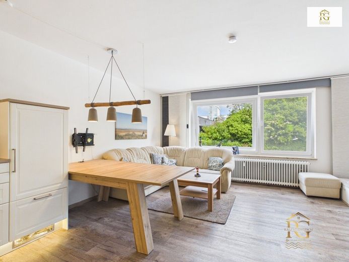 Moderne Eigentumswohnung/Ferien-Wohnung in TOP Lage im Nordseebad Cuxhaven-Duhnen mit Schwimmbad/Sauna/Parkplatz/möbiliert – Wohnzimmer/Küche/Schlafzimmer EG