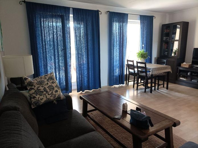 Provisionsfrei von privat: Bezugsfreie 3-Zimmer-Wohnung mit Balkon, Keller, TG in Dietzenbach-Mitte! – Wohnzimmer