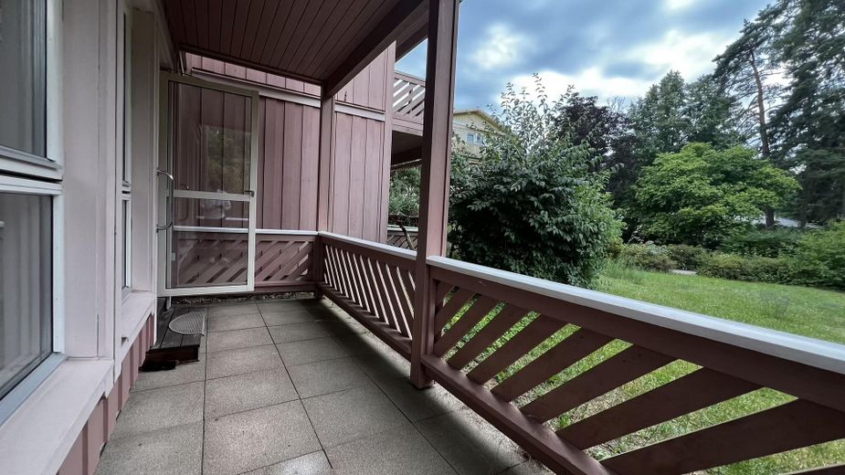 Ruhige 2-Zimmer Wohnung in grüner Lage mit 2 Terrassen – Terrasse 2