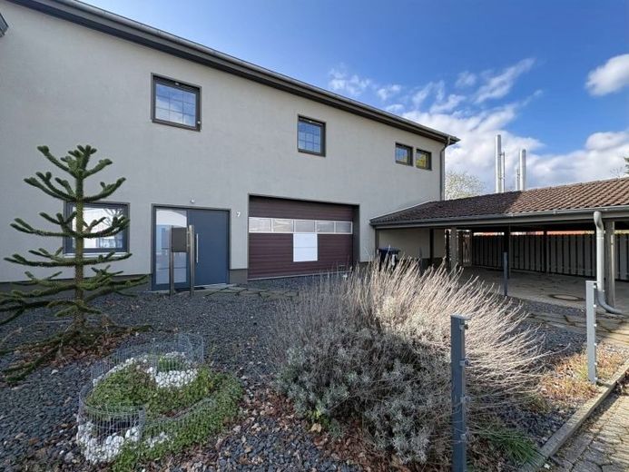 Gewerbeobjekt in Burgdorf-Hülptingsen – Arbeiten und Wohnen kombiniert – Foto 1