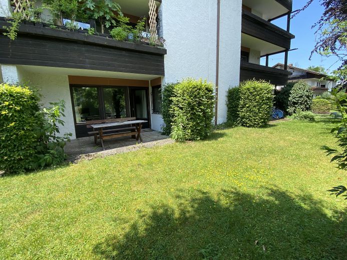 1,5 Zimmer Wohnung mit schöner privater Terrasse, Schwimmbad und Sauna – Private Terrasse 2