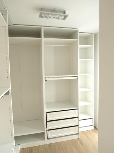 Ökologisches und renoviertes Holzhaus in ruhiger Lage - provisionsfrei – Ankleidezimmer