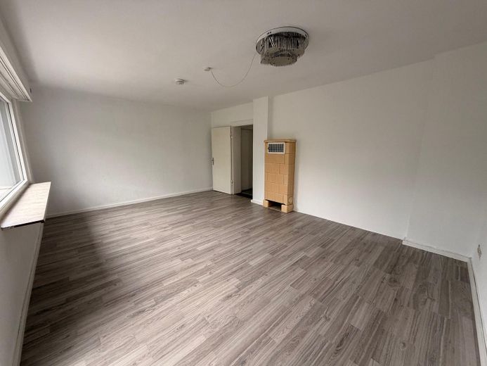 Reihenhaus mit Garten & Dachausbau-Potenzial – 4 Zimmer, provisionsfrei | Goslar - Georgenberg – Wohnzimmer