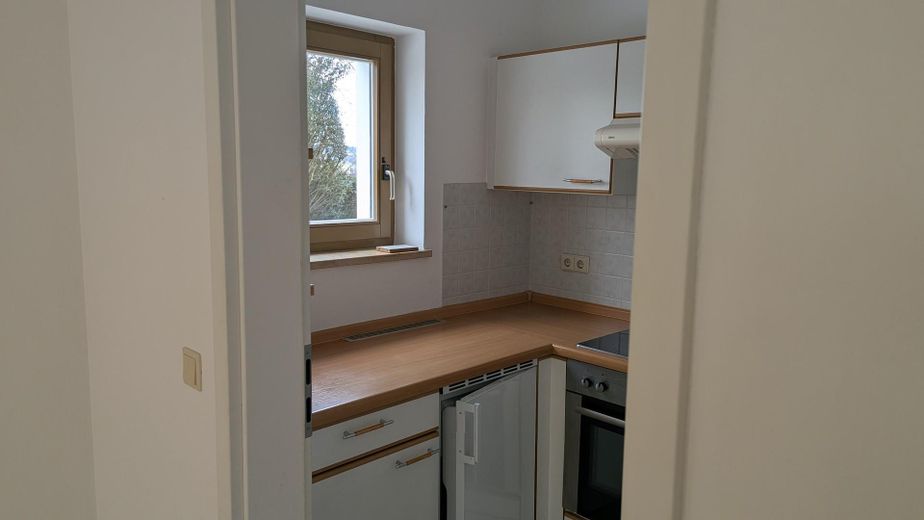 Gepflegte Erdgeschosswohnung mit Terrasse & Garage in Passau-Rittsteig – Küche 1