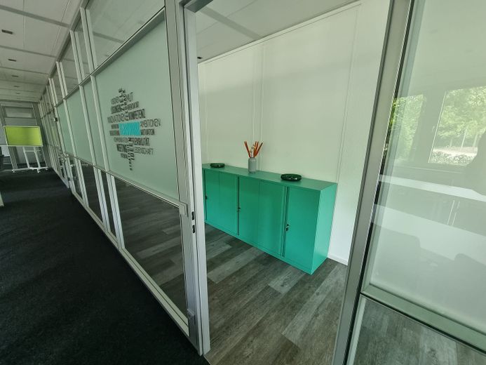 Premium Office – Sofort bezugsfertiges Büro mit Glaswänden und Top-Ausstattung – Foto 13