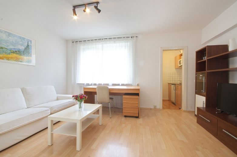 Modern eingerichtete Wohnung im beliebten Rüttenscheid mit Internetzugang, ruhige Seitenstraße der RÜ – c0b5d3f3712973d3b9f25e97ca5a1adee12fd31e.jpg