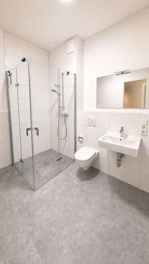 Nürnberg-Seeleinsbühl’de, Gostenhof sınırının hemen yanında teraslı modern 2 odalı daire – Bad