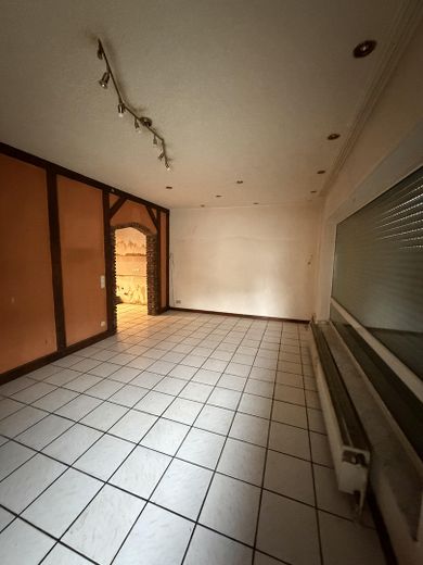 Großzügige 3-Zimmer-EG-Wohnung mit Renovierungsbonus – ideal für Handwerker / Eigenleistung – Foto 5