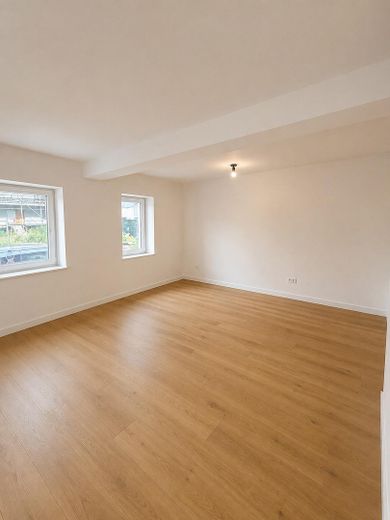 Eerste bewoning na kernrenovatie: lichte 2-kamerbeganegrondwoning met terras – Wohn/Esszimmer inkl. Küche