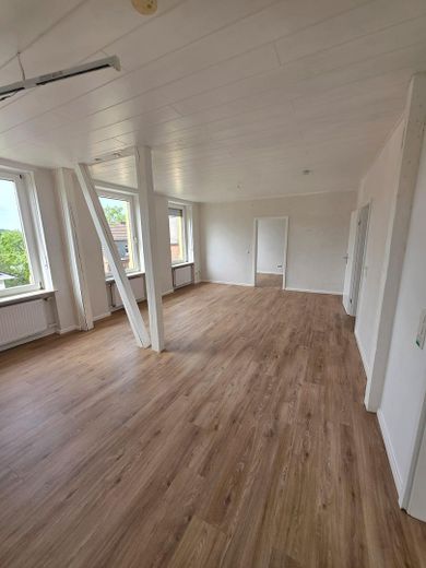 Kernsanierte Altbauwohnung – Wohnbereich