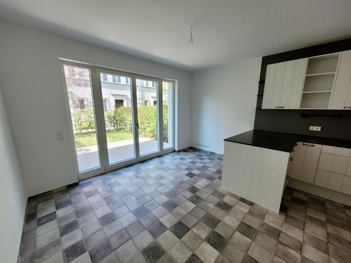 Modernes Townhouse im historischen Herzen von Potsdam mit Terrasse & TG-Stellplatz – EG Wohnküche II