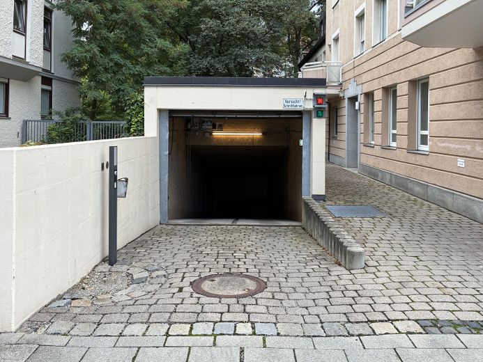 Приміщення під практику або офіс в Альтбогенгаузені – Tiefgaragenzufahrt
