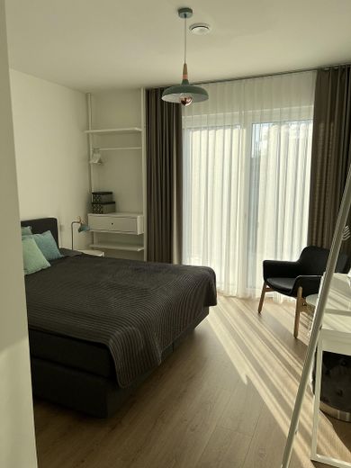Modernes Einfamilienhaus mit großem Garten – Zimmer EG