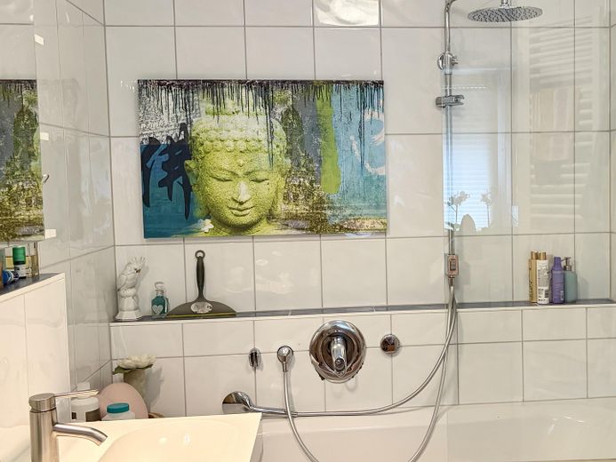 3-4 Zi Gartenidylle, 2 Holzterrassen, Sommergarten, Pavillon, – Bad1
