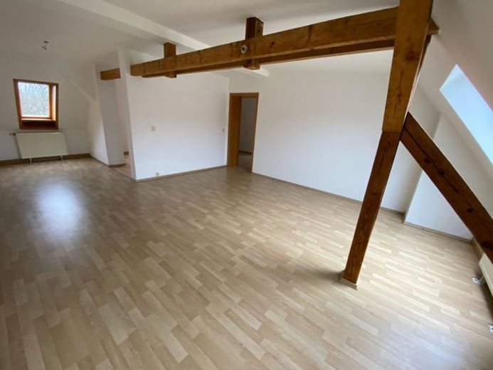 Tolle Dachgeschoßwohnung in beliebter Wohngegend von Zwickau - Jetzt anschauen! – Foto 1
