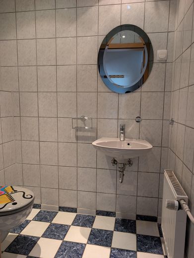 Modernisiertes Reihenhaus in Hiesfeld – nahe Rotbachsee, Garten, Garage & neues Dach aus 2023 – Gäste-WC