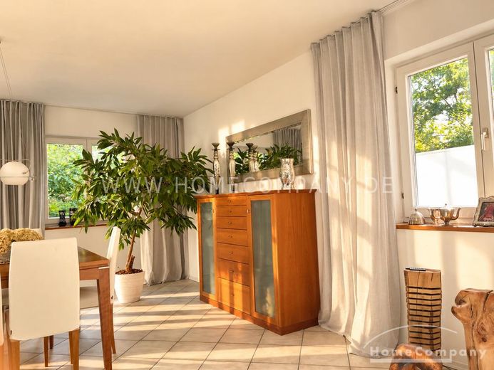Voll möbliertes 6-Zimmer-Haus mit schönem Garten – 0eb410c80f9574080e7264cbd60b2a835d612df8.jpg