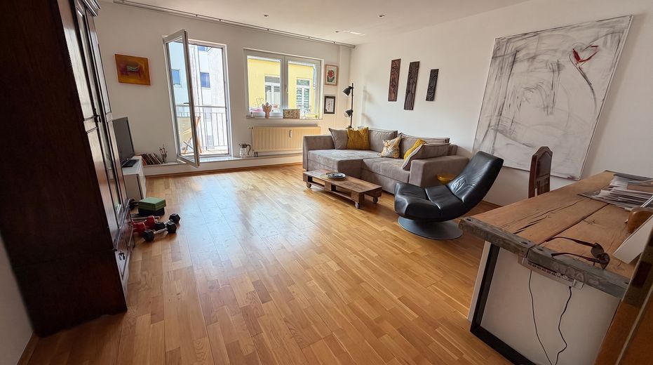 Charmante 3-Zimmer-Wohnung mit großzügigem Balkon im Mauritius Viertel, Köln – Wohnzimmer 2