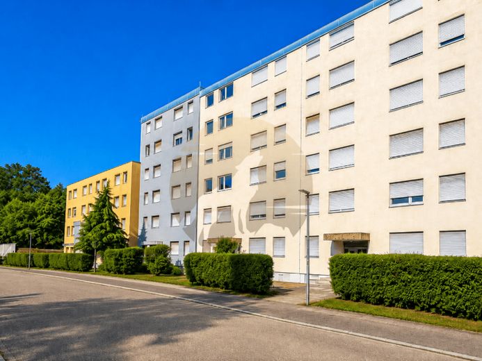 Kapitalanlage in Gaggenau – gepflegte 3-Zimmer-Wohnung mit Balkon und Aufzug – Foto 1