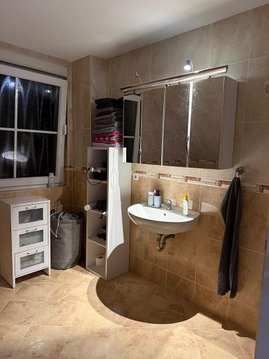 2 Wohneinheiten möglich – möbliertes Haus mit Poolprojekt & Potenzial – Foto 21