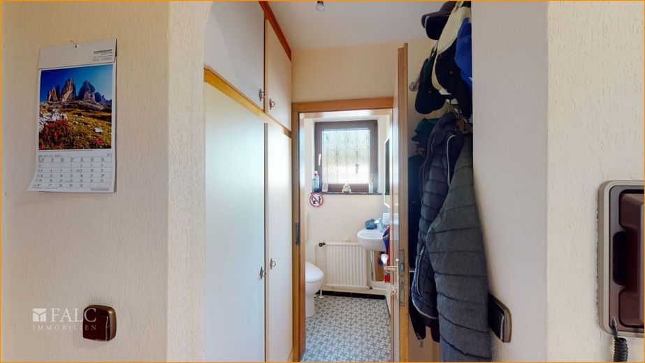 2 Familienhaus auf großem Grundstück ! – EG Gäste-WC