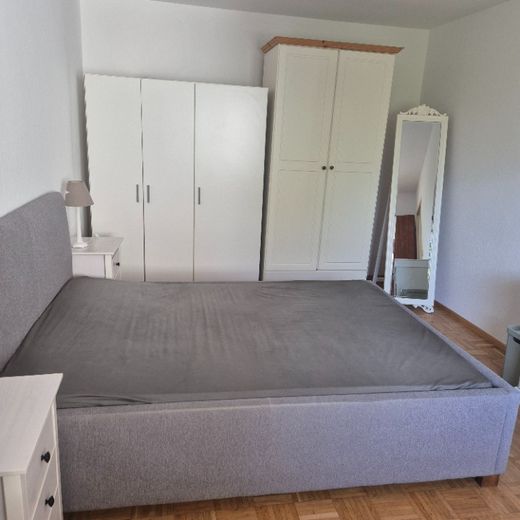 2-kamerappartement (gemeubileerd) met balkon en lift in Stuttgart-Noord / Centrum, nabij Milaneo – Schlafzimmer