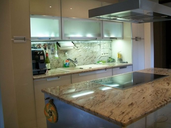 **Attraktives Mehrfamilienhaus mit drei hochwertigen Wohnungen - ideale Kapitalanlage** – Ansicht
