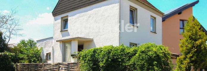 Frei stehendes Einfamilienhaus mit Garten und Garage in Heinsberg