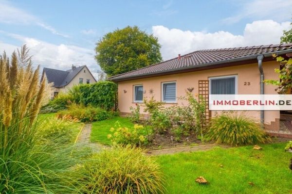 IMMOBERLIN.DE - بنغل ساحر مع جنة حديقة وغرفة شتوية في ضواحي برلين