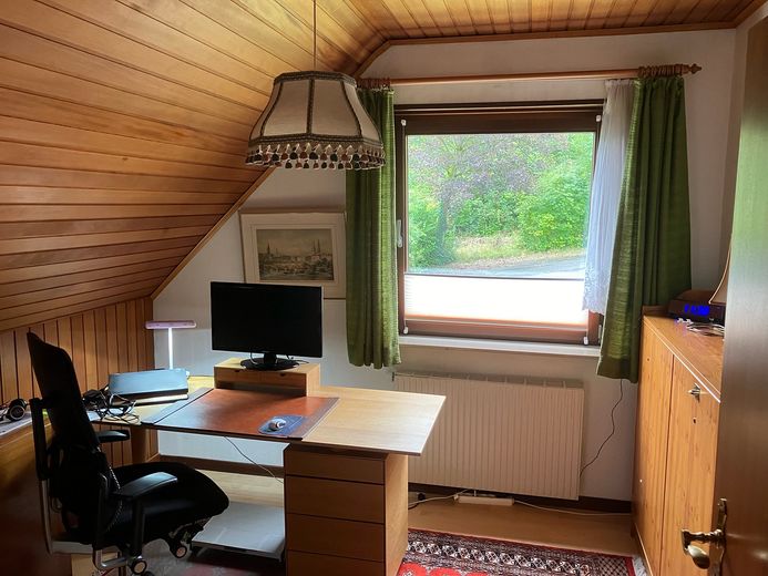 Modernisierter Wohnsitz oder Ferienhaus provisionsfrei von Privat – Zimmer Obergeschoss