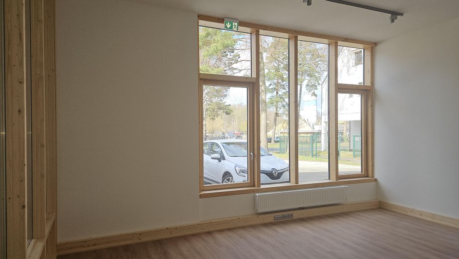 Halle commerciale neuve avec surface de bureaux dans un emplacement central idéal – Büroansicht 3