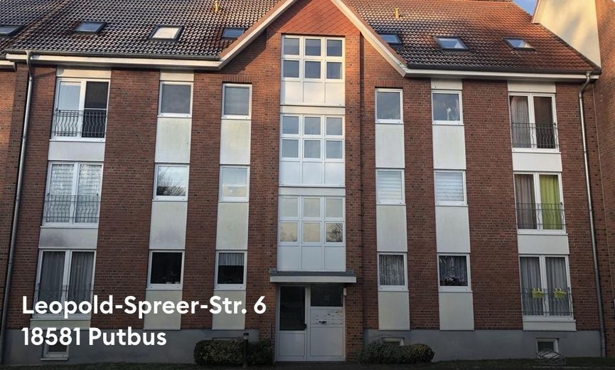 Sonnige Erdgeschosswohnung in Putbus mit Balkon und Einbauküche – Foto 1