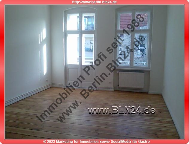 Bezug nach Vollsanierung - ruhiger Seitenflügel mit Süd Balkon – Wohnzimmer