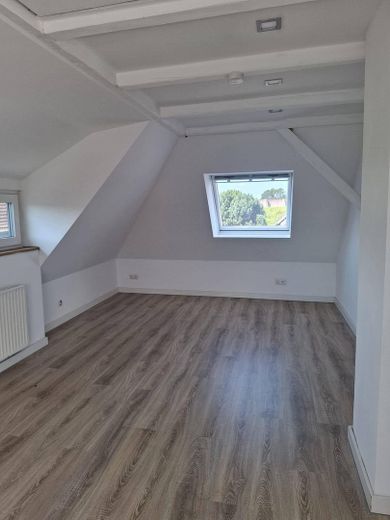 Maisonette-Wohnung, 5ZK2B, Balkon + Dachterrasse, ruhige Wohnlage von Bielefeld-Senne – Wohnbereich im Dachgeschoss