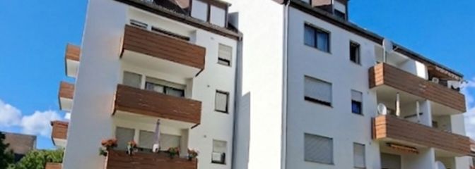 Modernized 2-room apartment with air conditioning – central and quiet – Haus