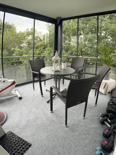 Balkon mit Outdoor-Teppich