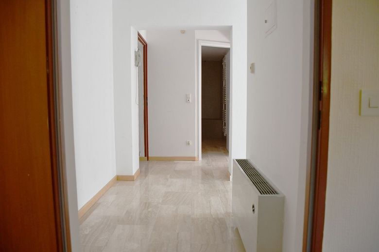 Viel Platz für das Leben - freistehendes Einfamilienhaus mit Einliegerwohnung in Waldrandnähe von Darmstadt-Eberstadt – Flur Einliegerwohnung