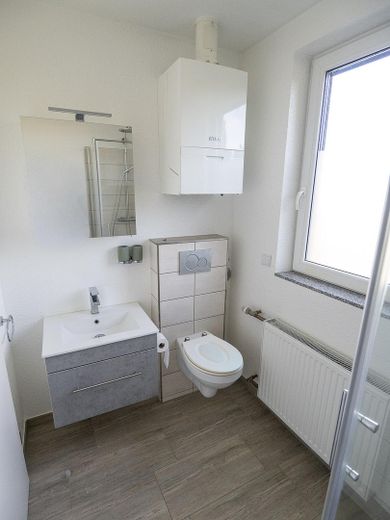 Charmante 3Z-Maisonette-Wohnung mit großem Balkon und Blick ins Grüne in Stolberg-Donnerberg – Badezimmer