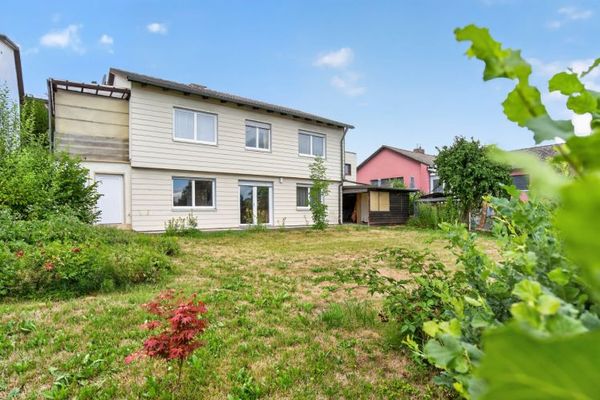 Einfamilienhaus mit viel Potenzial auf großem Gartengrundstück - 5 Zimmer + Garage am Haus