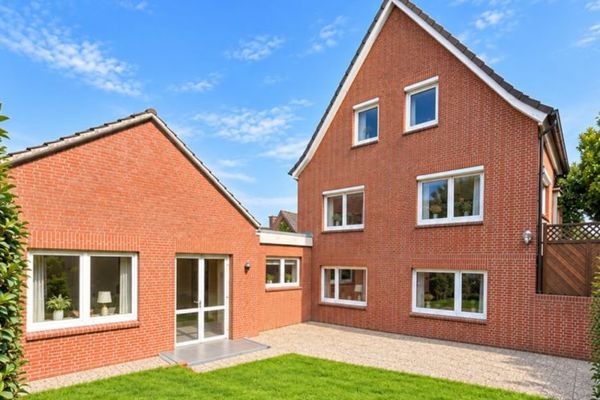 Former parsonage with community hall! Spacious, very well maintained & versatile.