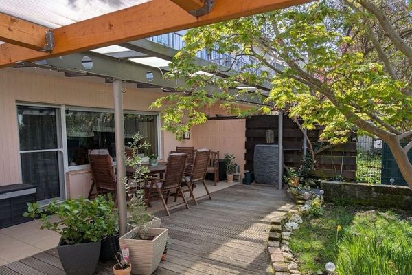 Private: Semi-detached house in Urmitz, 7 rooms, 2 bathrooms, garage, garden