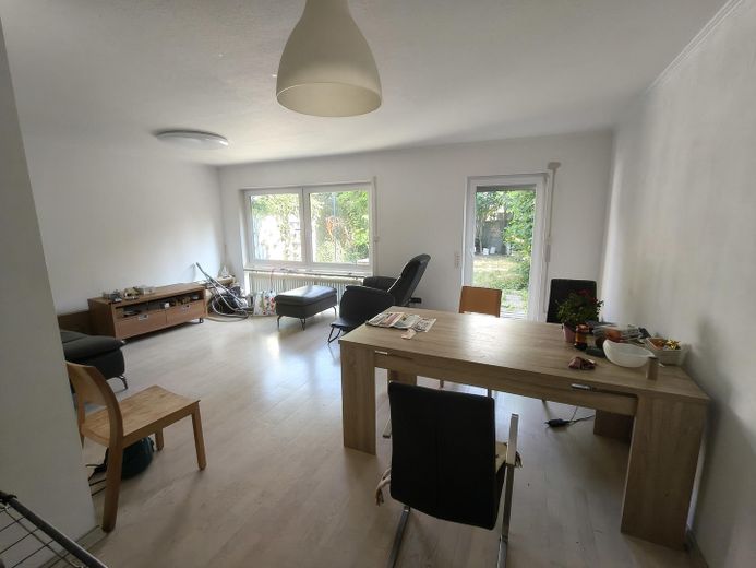 Attraente casa a schiera centrale di 5 locali in posizione privilegiata nei quartieri Wolfram e Herrenbach – WZ
