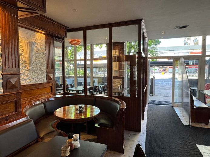 Türkisches Holzkohle Restaurant mit Ausbaumöglichkeiten  in Hamburg Jenfeld – Extra Raum