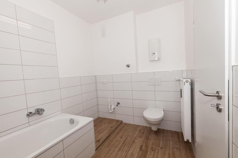 Luminoso appartamento di 4 locali in Lessingplatz – Badezimmer