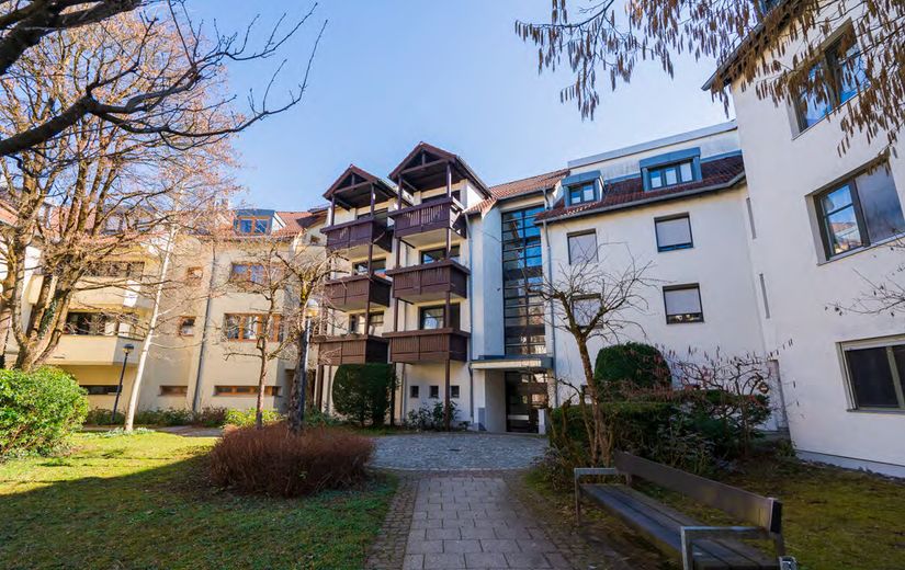 Erstbezug nach Sanierung im Herzen von Unterhaching – Ansicht West